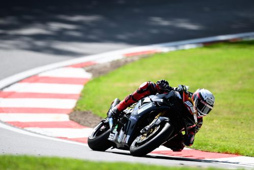 Kam heads around Brands Hatch on the Honda Fireblade for the first time.